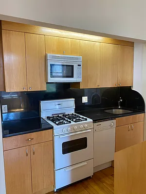 Rented by Georgine Podhorsky, LREB | media 34