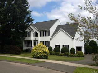 80 Longview Dr, Stratford, CT 06614