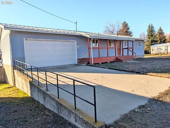 2nd image of 1380 Detroit St