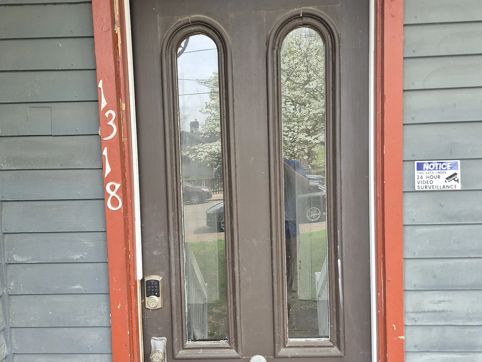 3 bed, 1350 sqft, $3,100 — Photo 2