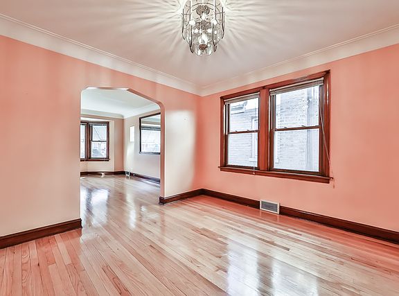 5th image of 2955 N Mulligan Ave