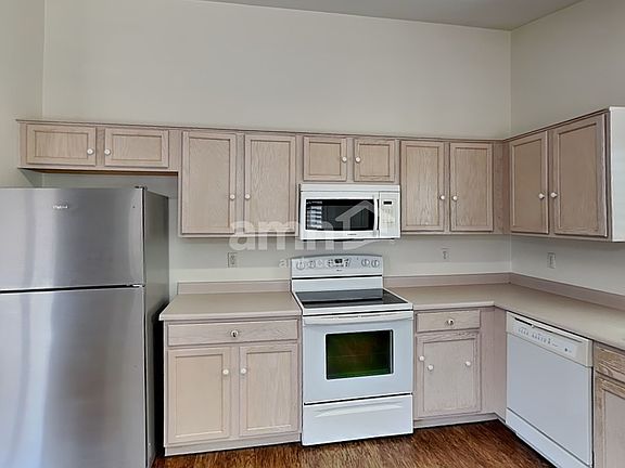 3rd image of 17818 N 144th Cir