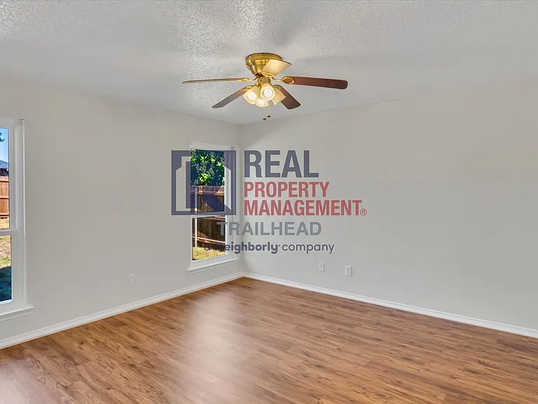 732 Burlington Ave — Photo 15