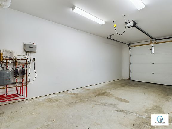 4th image of 130 Lewis St #3