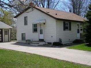 1513 Oneida St, Green Bay, WI 54304
