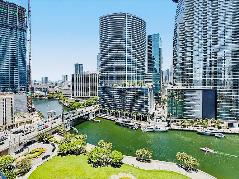 475 Brickell Ave #1910 — Photo 3