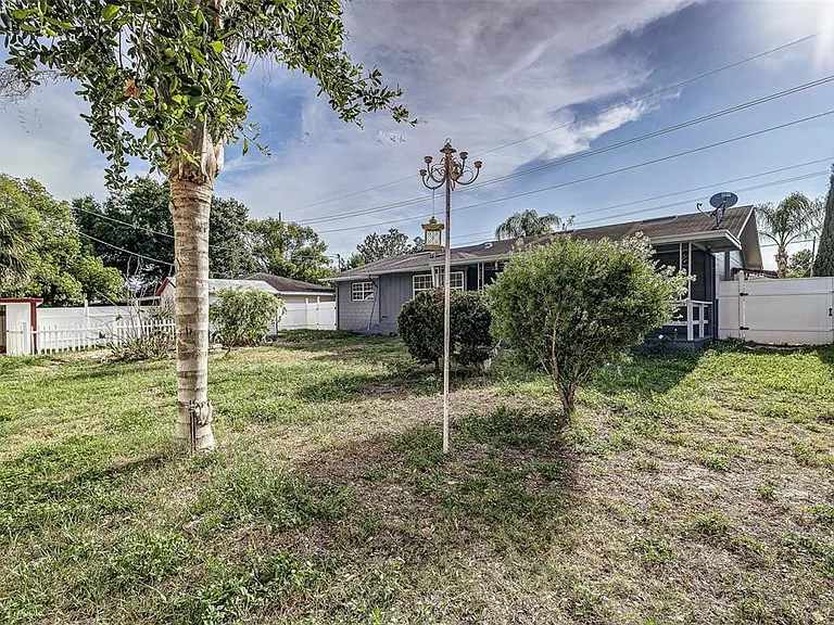 408 Lake Ned Rd — Photo 23