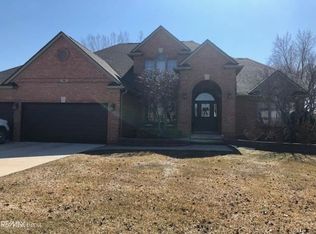 19866 Middle Brook Dr, Macomb, MI