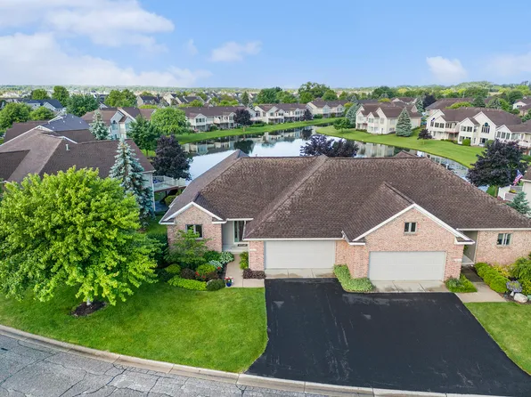 1652 Stonegate Dr, Hudsonville, MI 49426