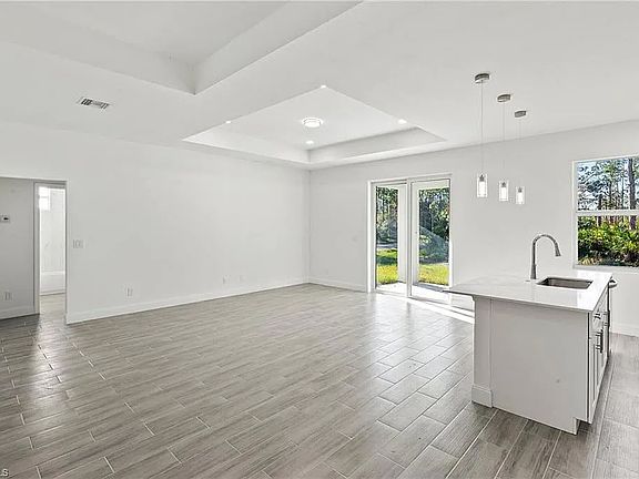 5th image of 6047 Langdon Ave