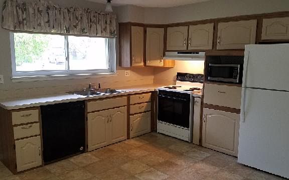 2nd image of 1420 Dundee Dr