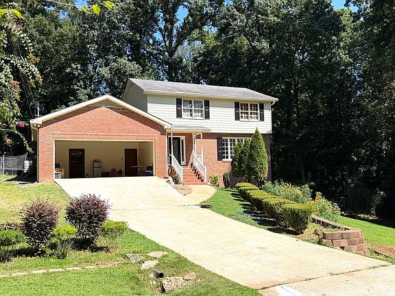 5th image of 574 Hickory Hills Ct