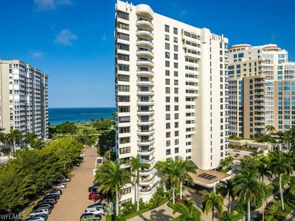 4451 Gulf Shore Blvd N APT 203, Naples, FL 34103