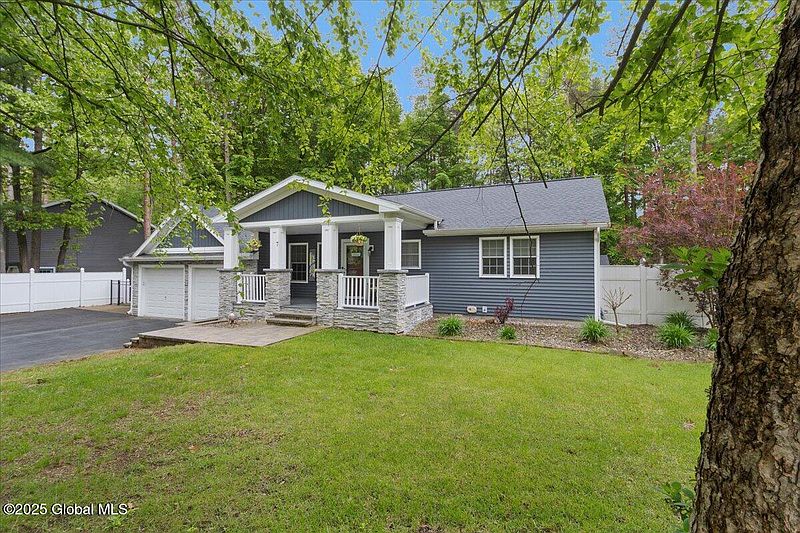 3rd image of 7 Wineberry Lane