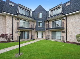 7000 Mather Ave APT 301, Chicago Ridge, IL 60415