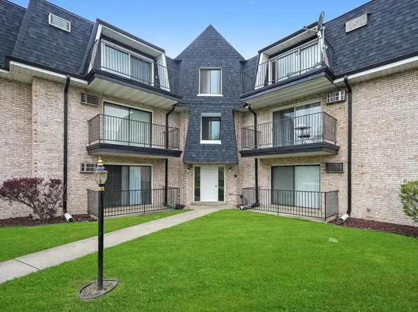 7000 Mather Ave APT 301, Chicago Ridge, IL 60415