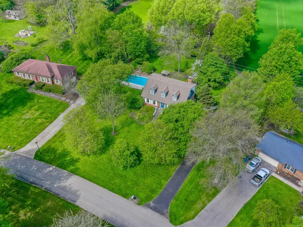 1131 Secretariat Dr W, Danville, KY 40422