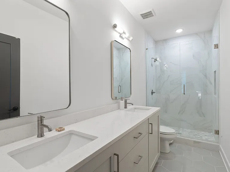 183 Moreland Ave SE #204 — Photo 16