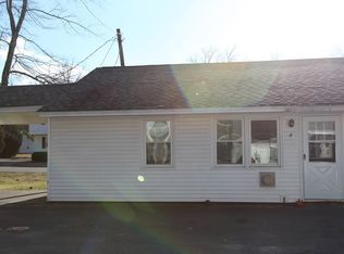 1039 N Pleasant St APT 4, Amherst, MA 01002