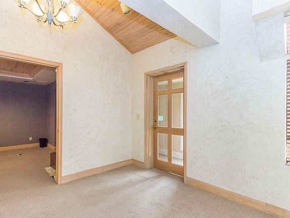 211 Liberty St-5