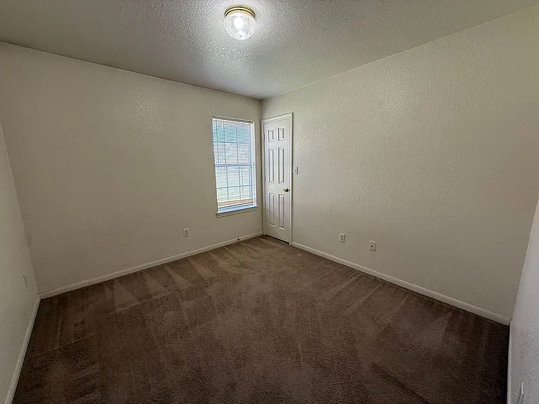 3208 Raven Dr — Photo 9