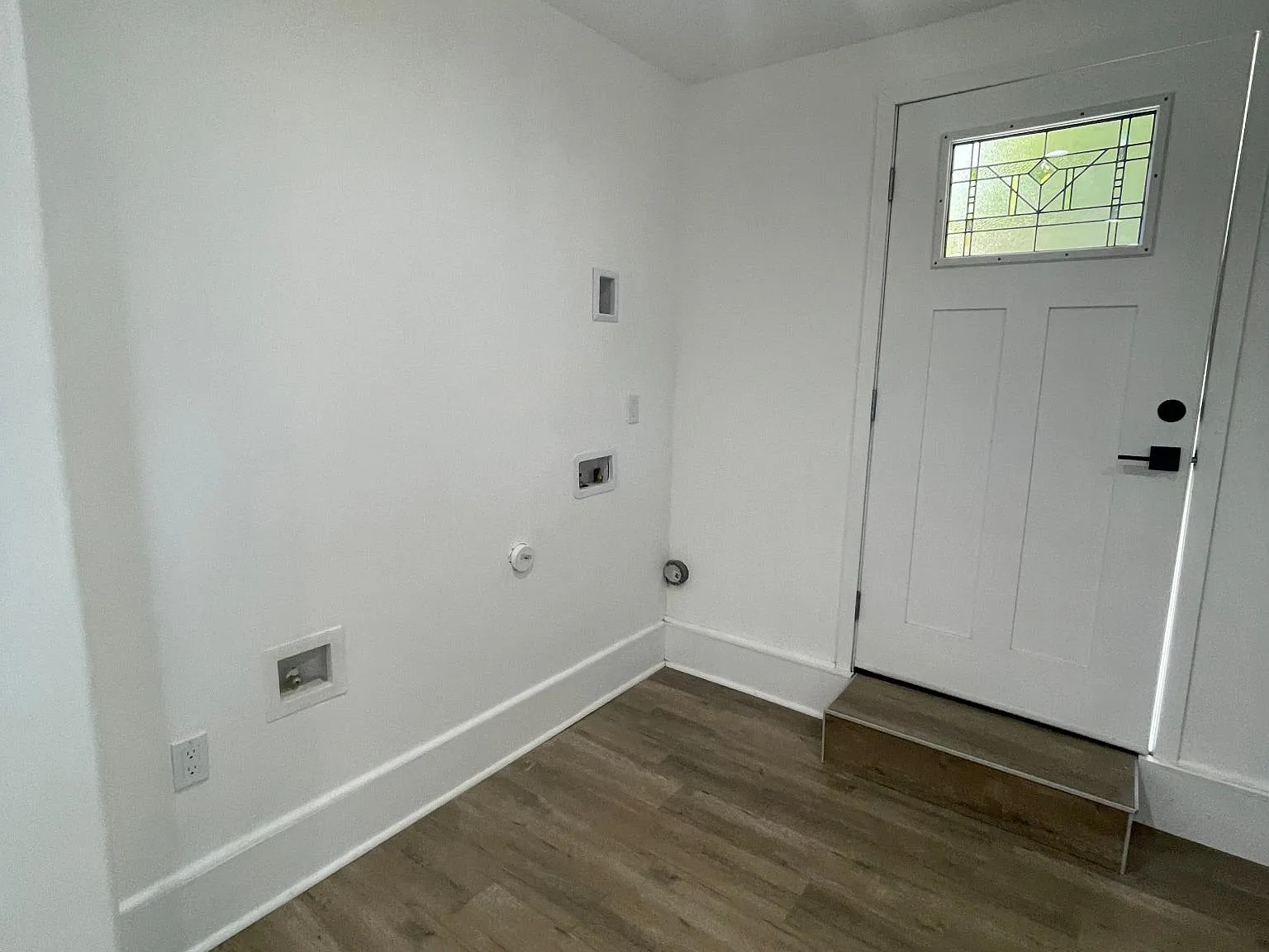 12953 Borden Ave — Photo 3