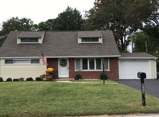 9775 Twin Vista Dr, Saint Louis, MO