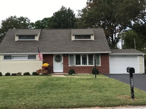 9775 Twin Vista Dr, Saint Louis, MO 63126