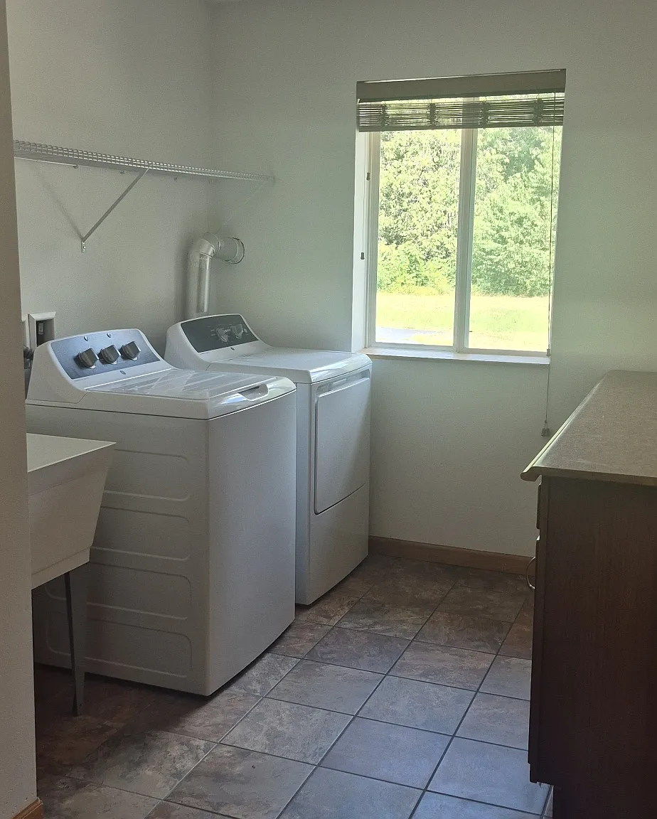 212976 County Road B - 1 — Photo 4