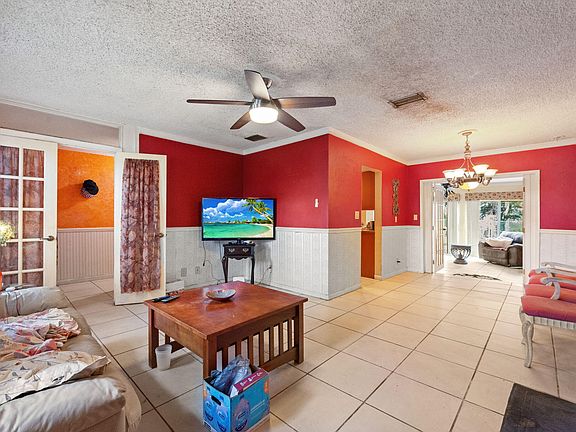 4th image of 10805 NW 40th Street