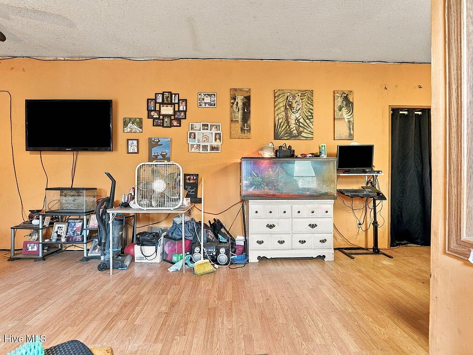 7th image of 146 Birch Drive