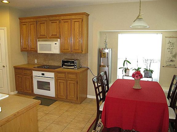 4th image of 408 Blossomwood Dr
