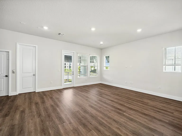 7244 Sutton Ln — Photo 15