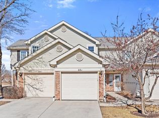52 Golfview Ct, Glendale Heights, IL 60139