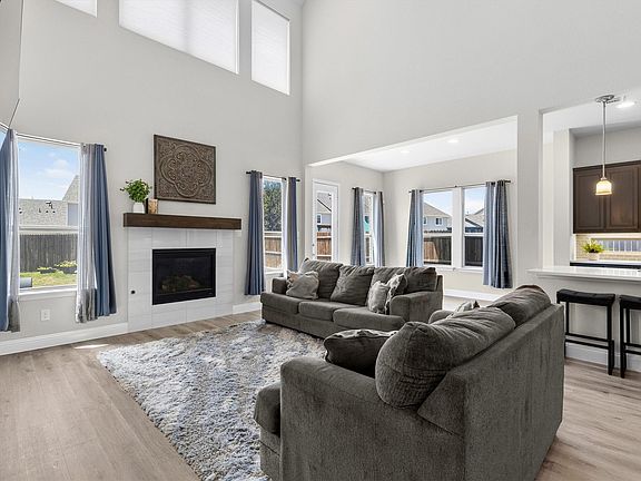 2nd image of 2405 Chapel Oaks Dr