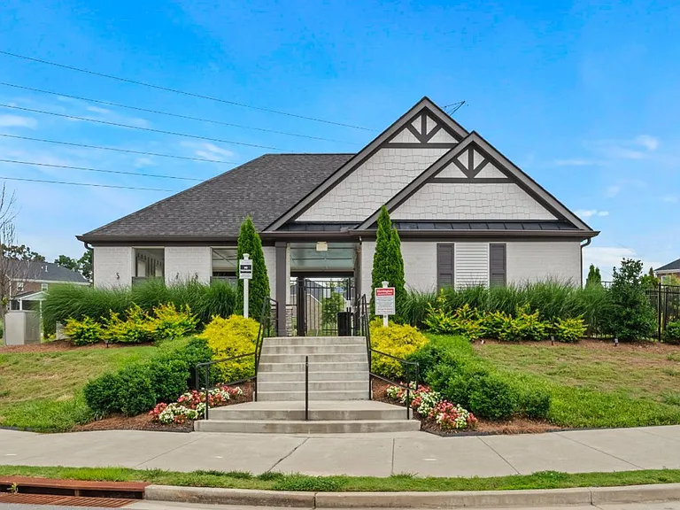502 Doxford Dr — Photo 40