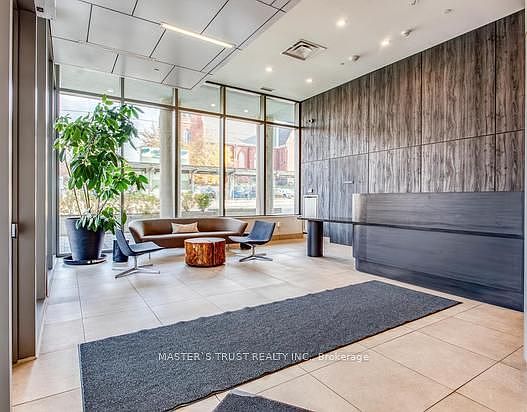 4th image of 85 Duke St W #902
