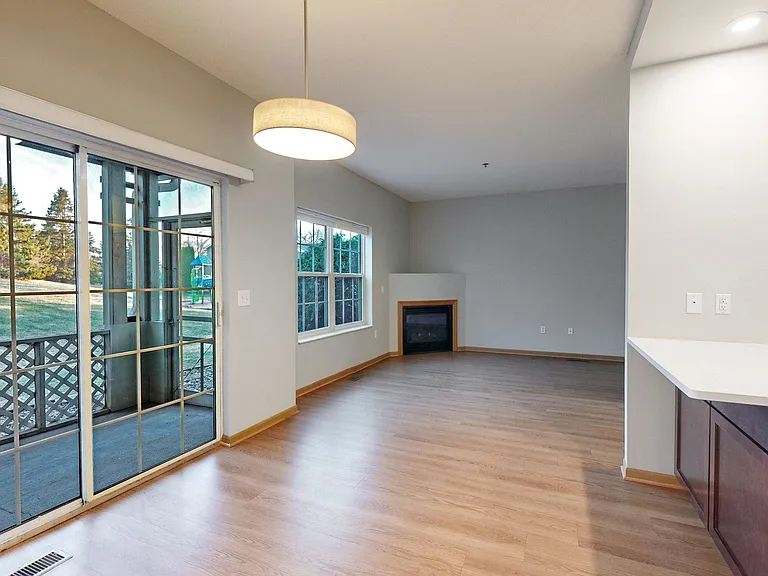 Cedar Pointe Townhomes — Photo 55