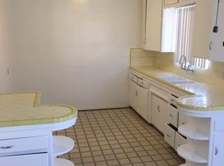 8979 McNerney Ave APT C, South Gate, CA 90280