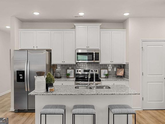 4th image of 1047 Merritt Dr #88