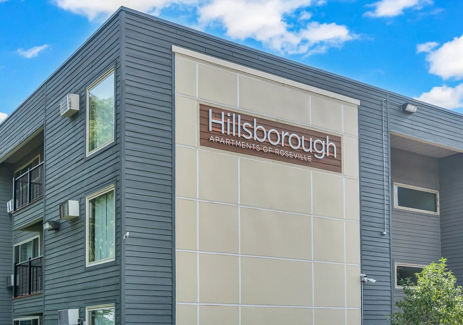 Hillsborough Apartments — Photo 1