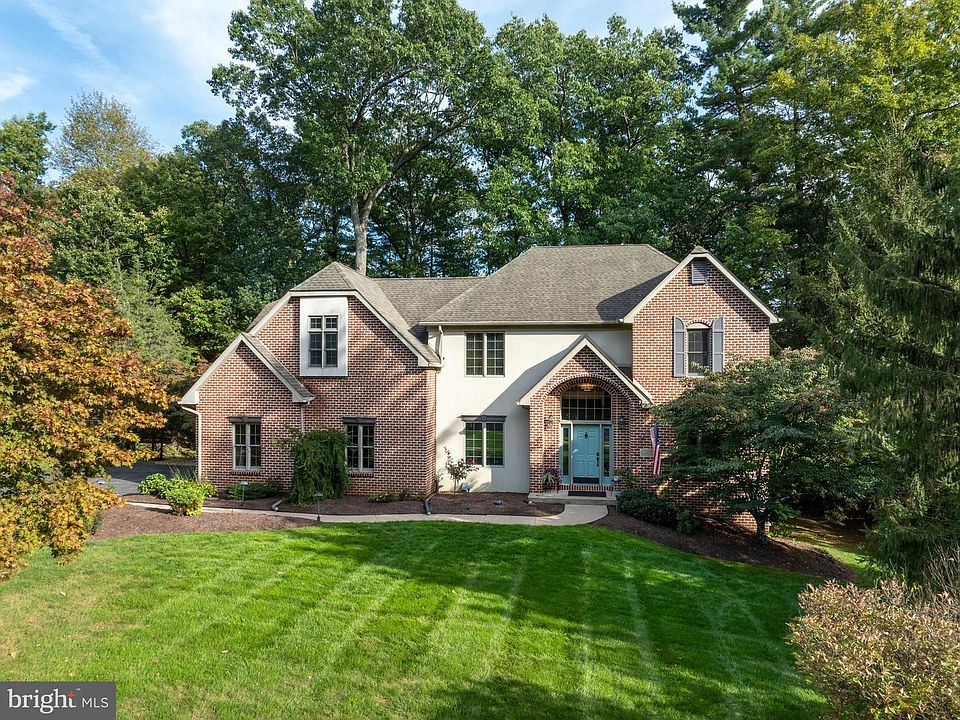 1st image of 2292 Oak Leaf Dr