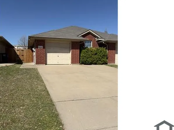 5809 Swords Dr, Fort Worth, TX 76137