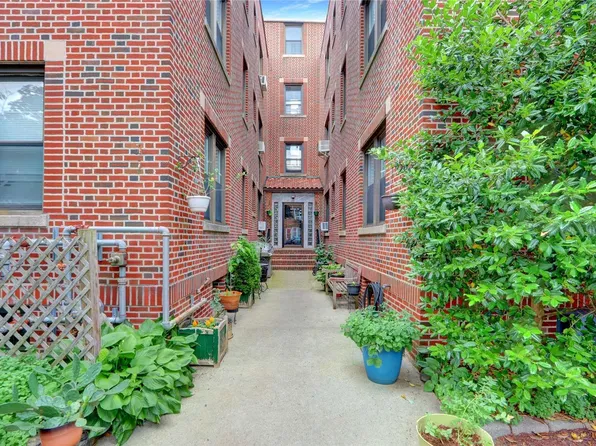 5 N Tyson Avenue #C3, Floral Park, NY 11001