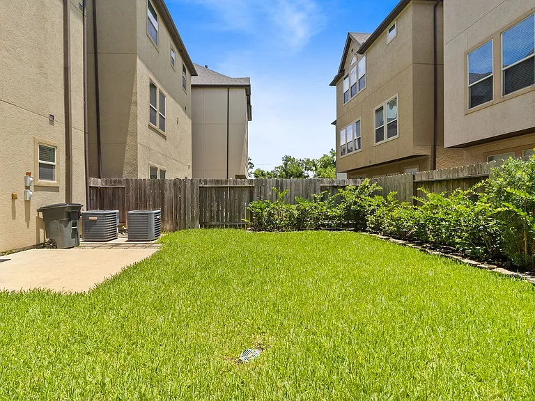 10607 Enclave Shadows Ct — Photo 12