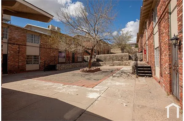 Building Photo - 3313 Johnson Ave #8