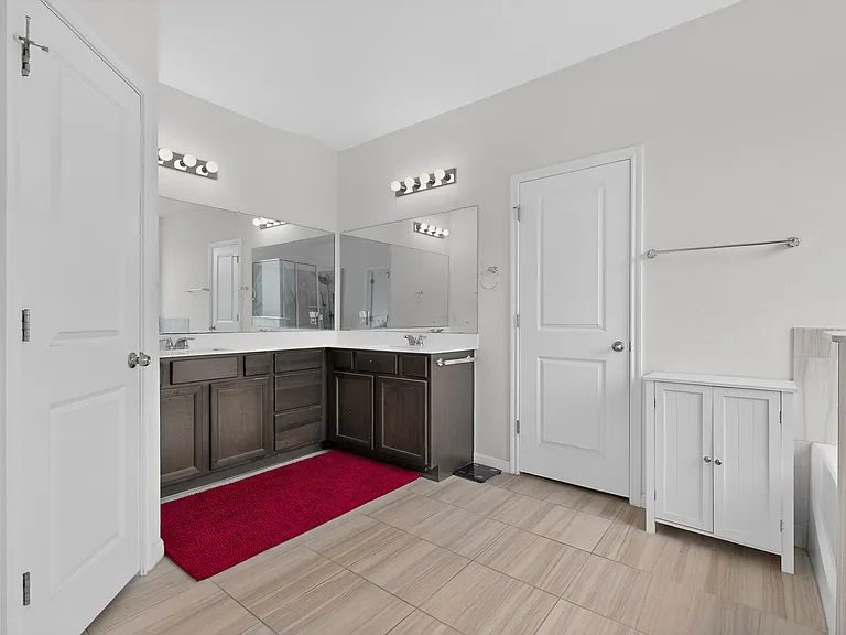1900 Vinaros Ct — Photo 27