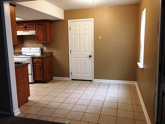 Dining Area with Ceramic Tile