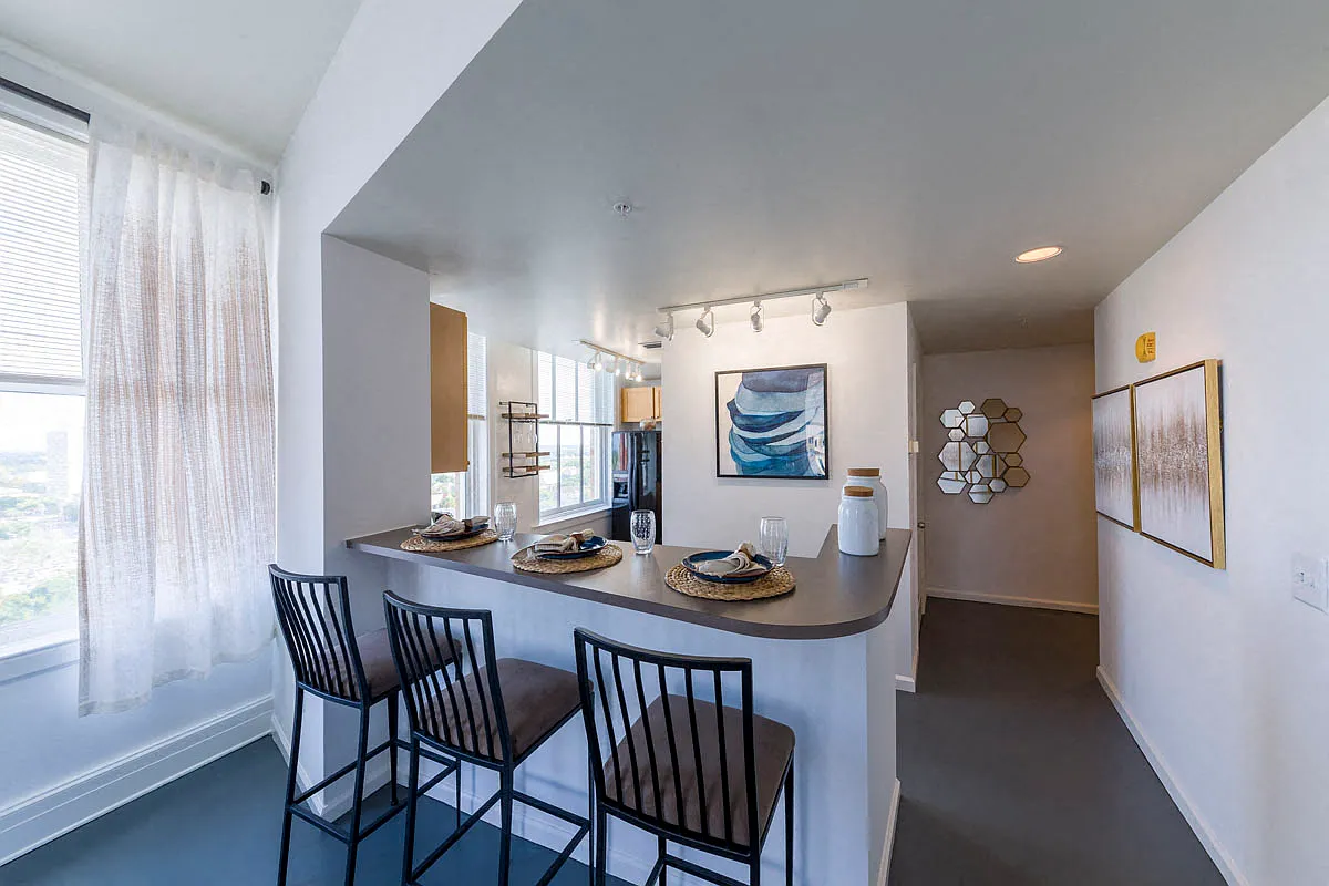11 East Forsyth Apartments — Photo 1