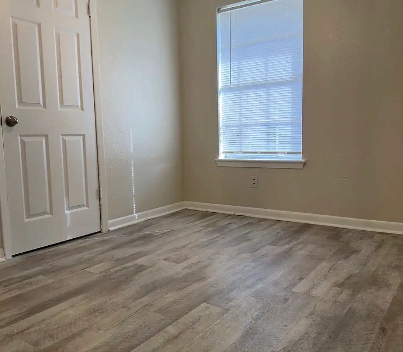 3 bed, 997 sqft, $1,400 — Photo 4